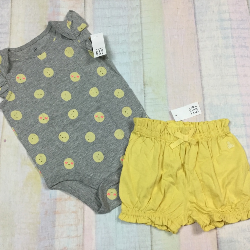 Gap Girls 0 3 6 Months Emoji Shorts Outfit